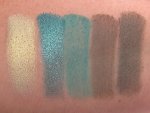 Huda-Beauty-Emerald-Precious-Stones-Obsessions-Eyeshadow-Palette-swatches.jpg